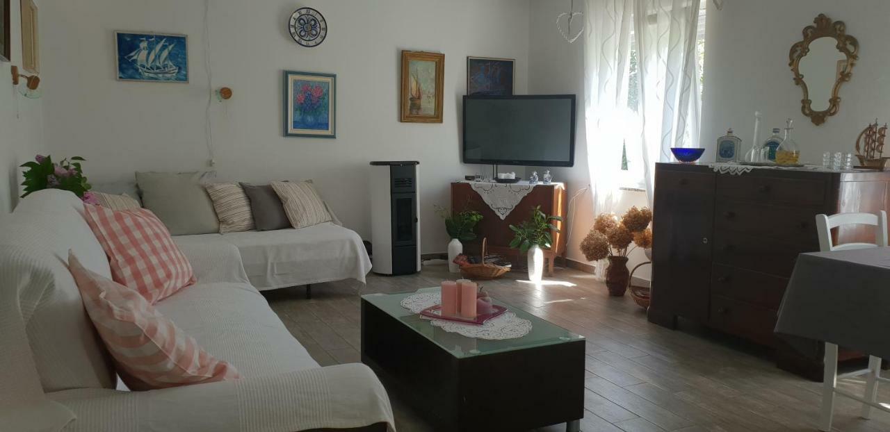 Holiday House Altea Banjole Eksteriør billede